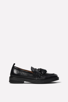 Shelly Tassel, Black