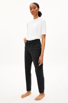 Mairaa Mom, Ebony Black