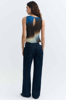 Dora Top, Glass